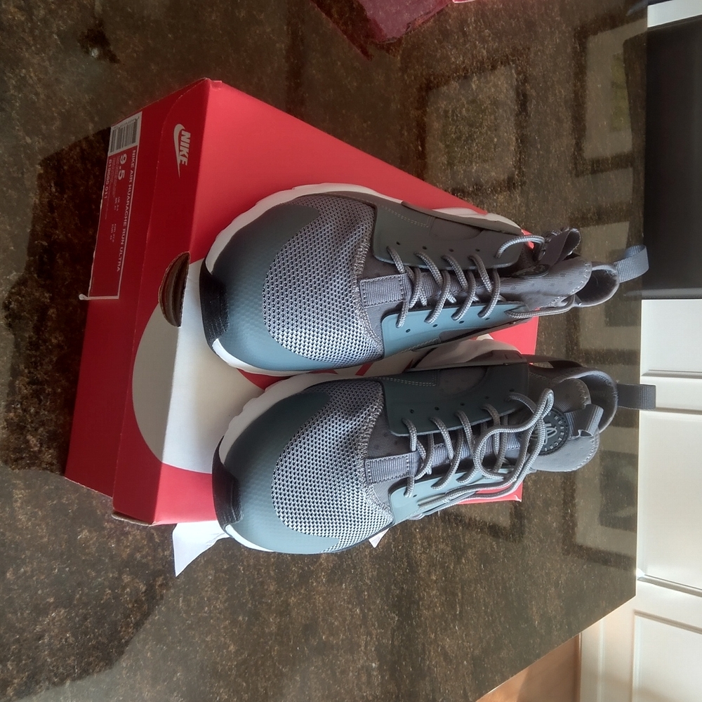Men Nike Air Hurache Run Ultra 9.5